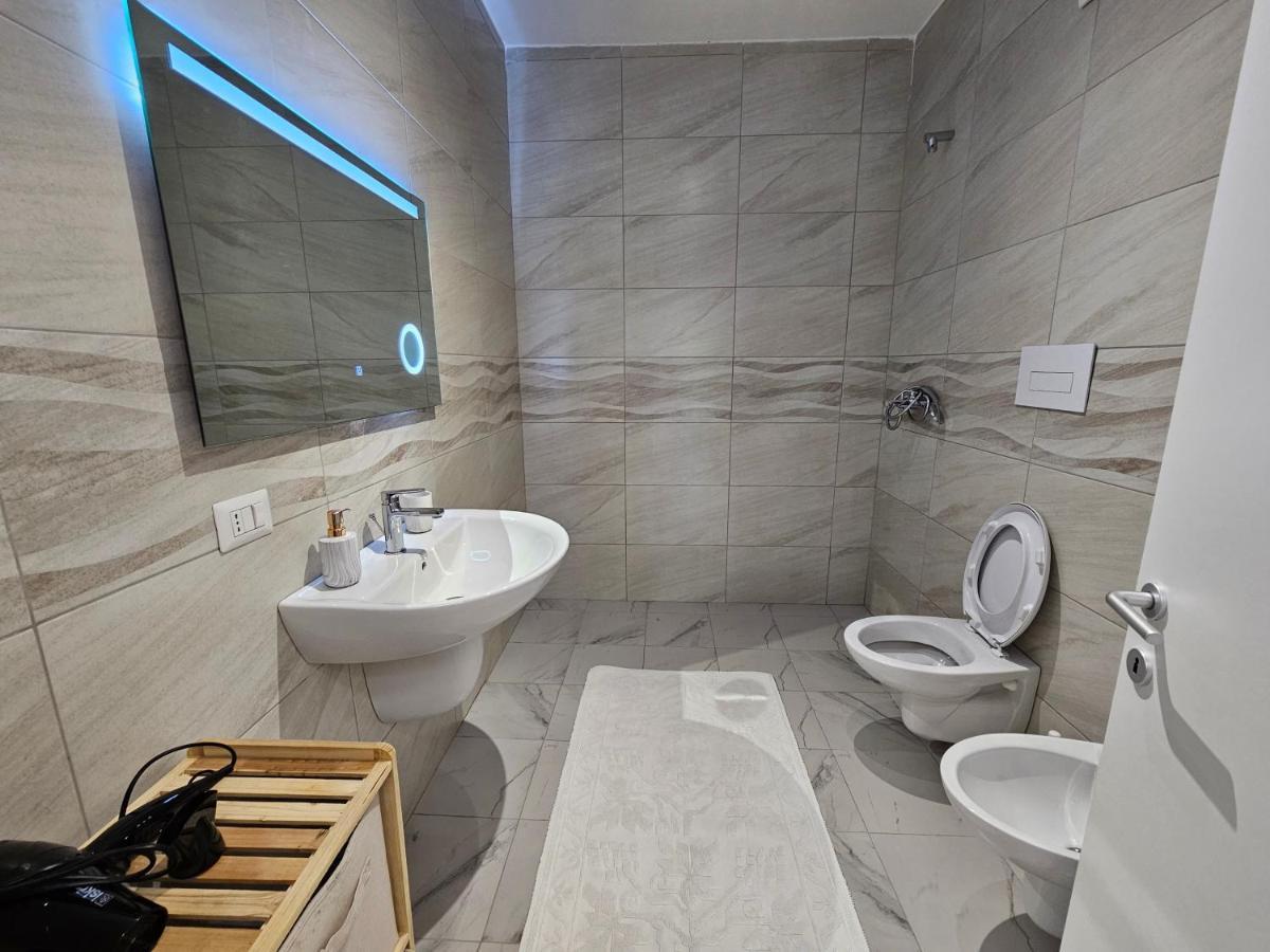 Tower Bridge Apartment Tirana Esterno foto
