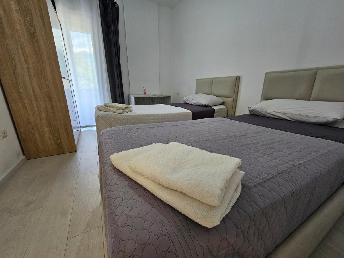 Tower Bridge Apartment Tirana Esterno foto