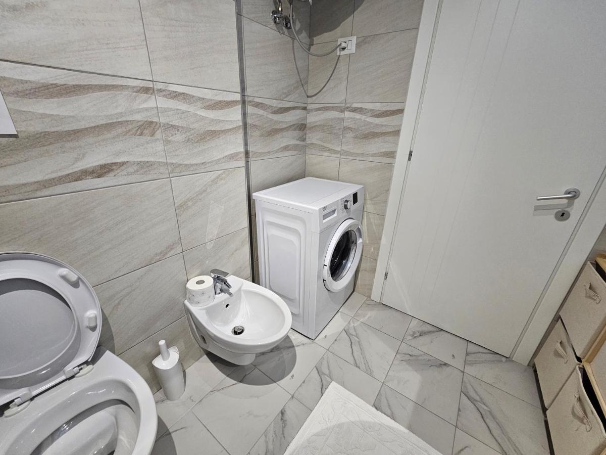 Tower Bridge Apartment Tirana Esterno foto