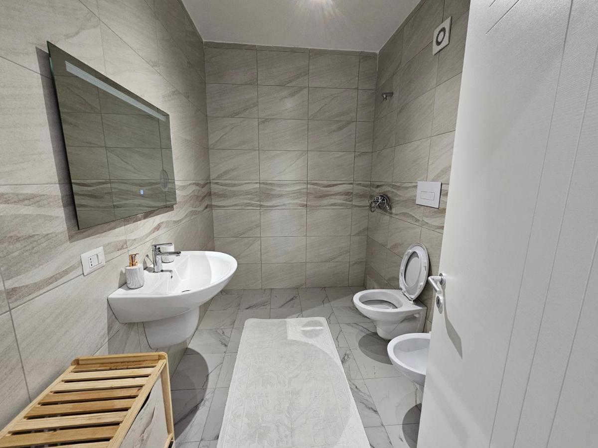 Tower Bridge Apartment Tirana Esterno foto